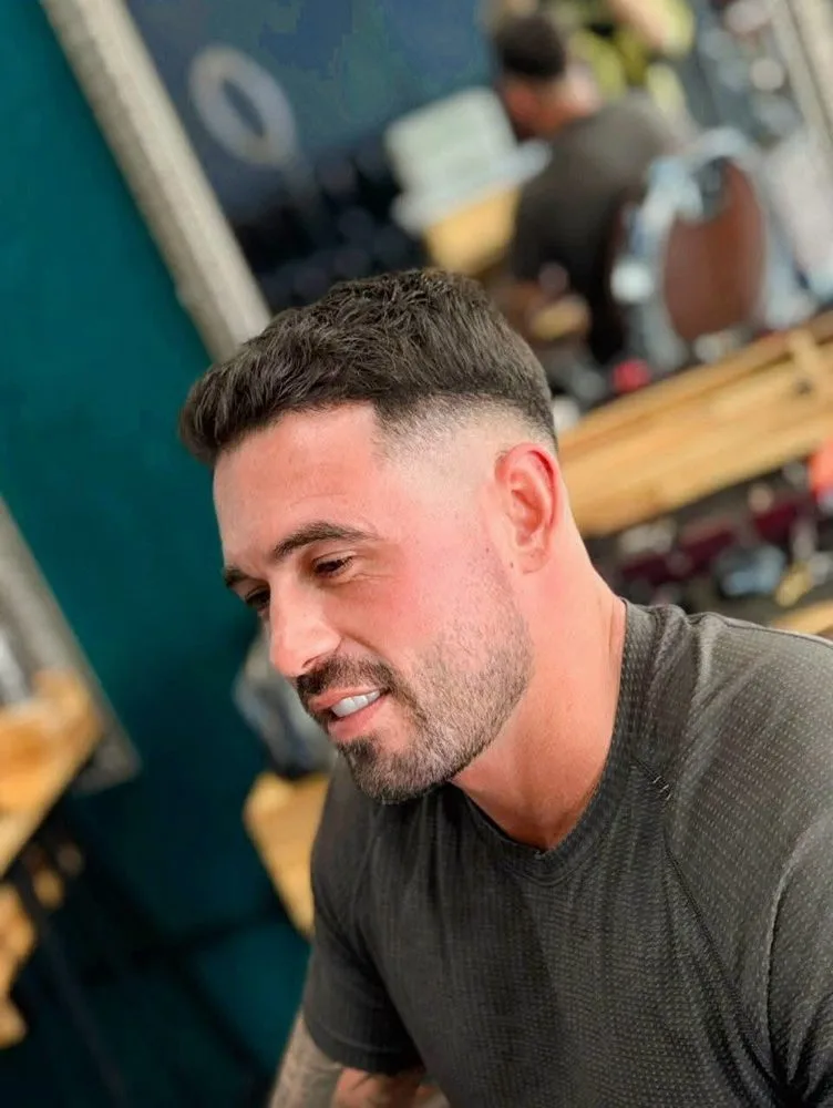 Side swept crop with mid fade